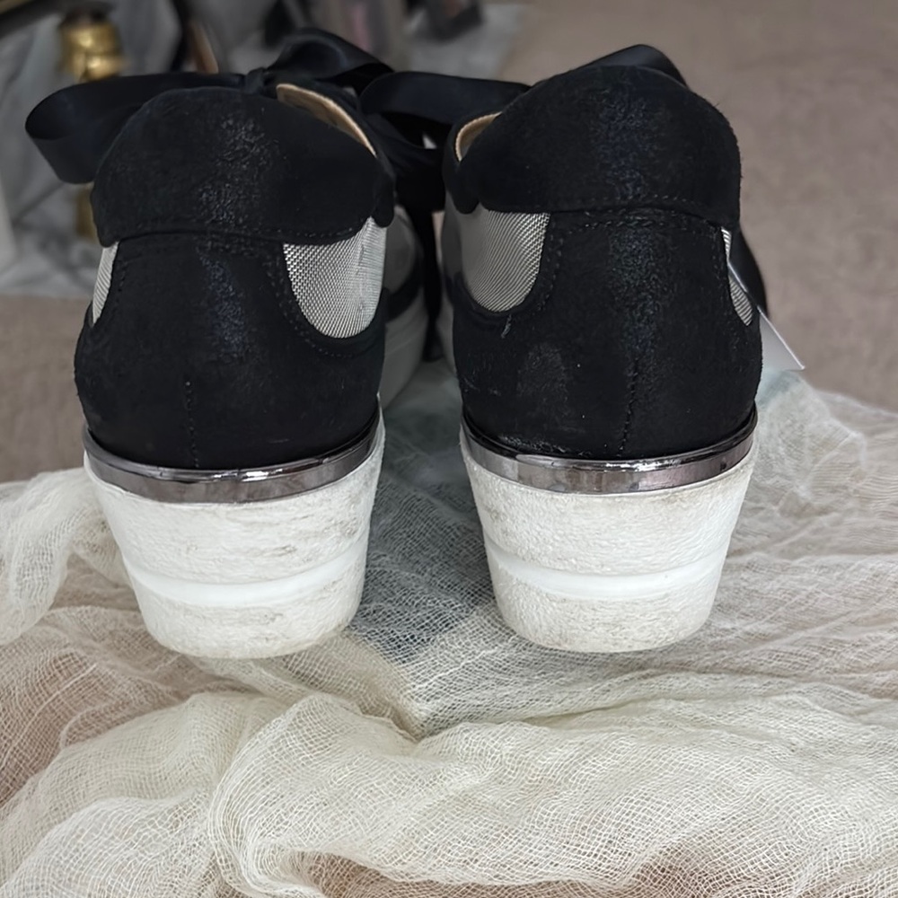 SoftWalk Women's Black Sneakers - Picture 5 of 7
